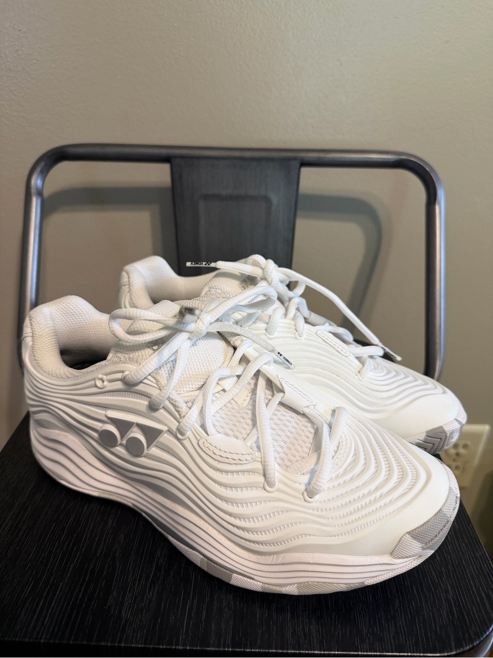 Yonex SHB 210 Women's 7.5 White Indoor Court Shoes Badminton Pickleball